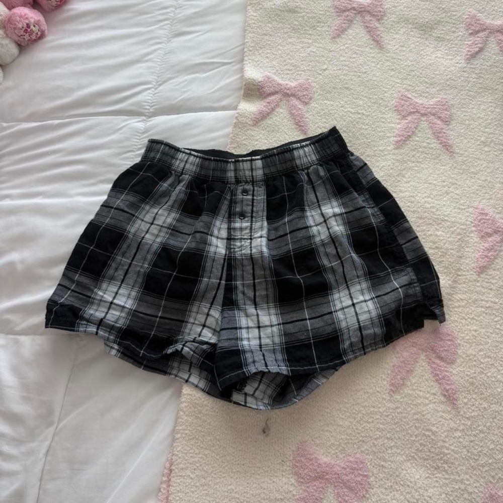 Black and white flannel comfy shorts